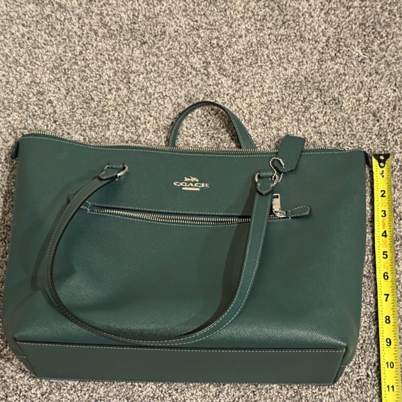 Coach Crossgrain Leather Gallery Tote in Dark Ivy Green - Picture 5 of 10